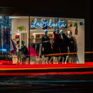 UŽ JSI SE NĚKDY U NÁS V LASILUETA BYLA PODÍVAT?🤩 Nejen že u nás nakoupíš online ale můžeš se za námi stavit i osobně. Naše...